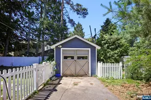10 Mountain Pl, Montclair, NJ 07043 - Photo 21
