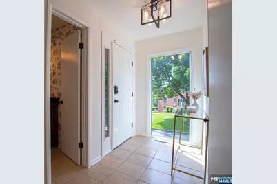 41 Sullivan Drive 4 #4, West Orange Township, NJ 07052 - Photo 5