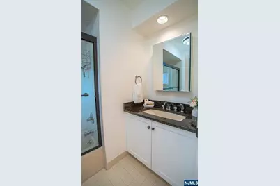 41 Sullivan Drive 4 #4, West Orange Township, NJ 07052 - Photo 17