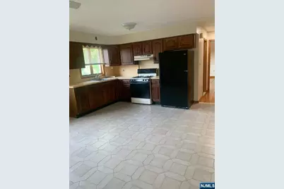 53 Washington Avenue, Little Ferry, NJ 07643 - Photo 7