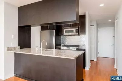 1807 Hudson Park, Edgewater, NJ 07020 - Photo 7