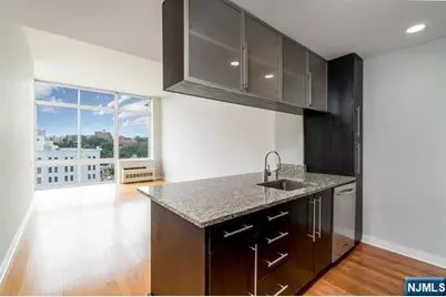 1807 Hudson Park, Edgewater, NJ 07020 - Photo 5