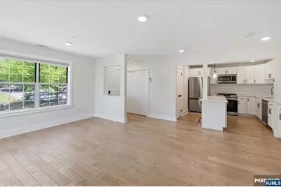 24 Mallard Court 110 #110, Englewood, NJ 07631 - Photo 5