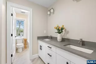 70 Columbus Dr, Tenafly, NJ 07670 - Photo 23