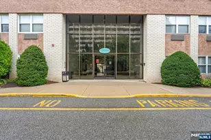 1111 River Road C32, Edgewater, NJ 07020 - Photo 3