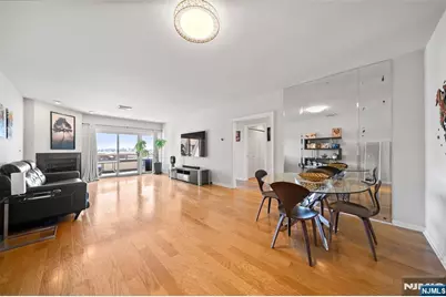 300 Gorge Road 62 #62, Cliffside Park, NJ 07010 - Photo 5