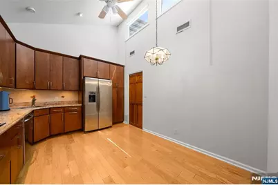 300 Gorge Road 62 #62, Cliffside Park, NJ 07010 - Photo 11