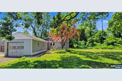 347 Somerset Street, Long Hill, NJ 07980 - Photo 5