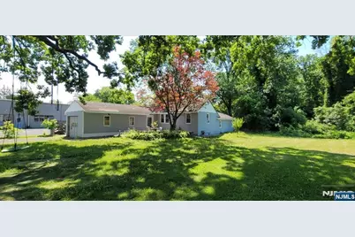 347 Somerset Street, Long Hill, NJ 07980 - Photo 3