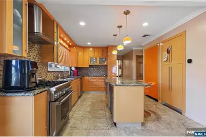 4-16 Bellair Avenue, Fair Lawn, NJ 07410 - Photo 9