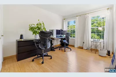 546 Windsor Drive, Palisades Park, NJ 07650 - Photo 15