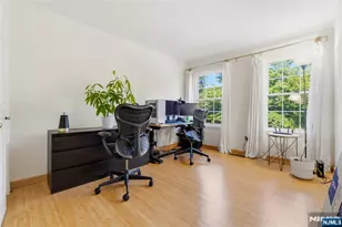 546 Windsor Dr, Palisades Park, NJ 07650 - Photo 15