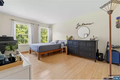 546 Windsor Drive, Palisades Park, NJ 07650 - Photo 9