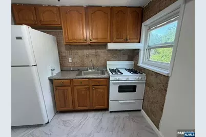 39 Hackensack Avenue, Ridgefield Park, NJ 07660 - Photo 9