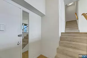 4 Horizon 1022, Fort Lee, NJ 07024 - Photo 21