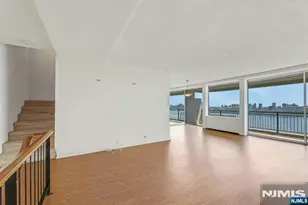 4 Horizon 1022, Fort Lee, NJ 07024 - Photo 9