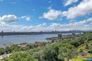 4 Horizon 1022, Fort Lee, NJ 07024 - Photo 11