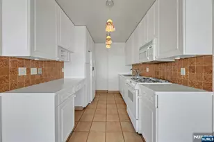 4 Horizon 1022, Fort Lee, NJ 07024 - Photo 31