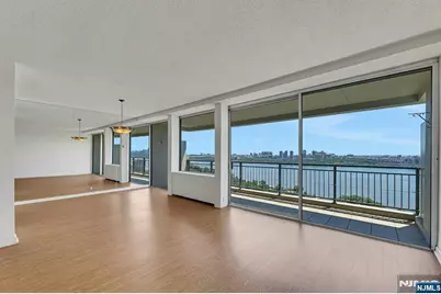 4 Horizon 1022 #1022, Fort Lee, NJ 07024 - Photo 9