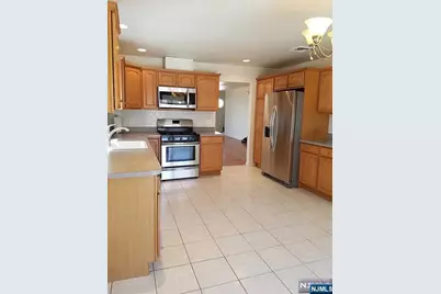 34 Delia Boulevard, Palisades Park, NJ 07650 - Photo 3