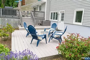 290 McHenry Dr, Paramus, NJ 07652 - Photo 29
