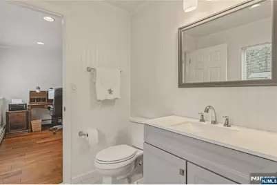 290 McHenry Drive, Paramus, NJ 07652 - Photo 9