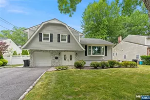 290 McHenry Dr, Paramus, NJ 07652 - Photo 1