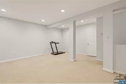 290 McHenry Drive, Paramus, NJ 07652 - Photo 25