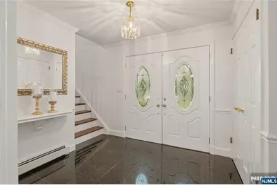 290 McHenry Drive, Paramus, NJ 07652 - Photo 5