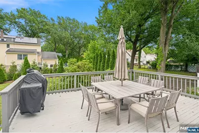 290 McHenry Drive, Paramus, NJ 07652 - Photo 27