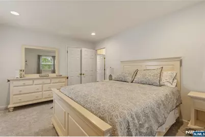 290 McHenry Drive, Paramus, NJ 07652 - Photo 23