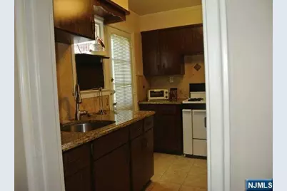 4B Elmwood Court 4B #4B, Elmwood Park, NJ 07407 - Photo 9