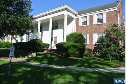 4B Elmwood Court 4B #4B, Elmwood Park, NJ 07407 - Photo 1