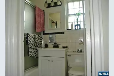 4B Elmwood Court 4B #4B, Elmwood Park, NJ 07407 - Photo 11