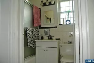 4B Elmwood Ct 4B, Elmwood Park, NJ 07407 - Photo 11