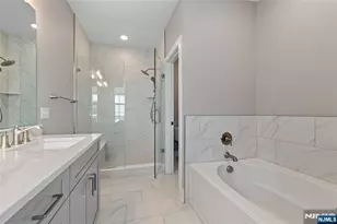 81 Arnold Dr, Wood Ridge, NJ 07075 - Photo 21