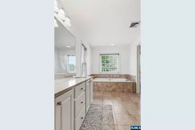 400 Paris Avenue, Northvale, NJ 07647 - Photo 17