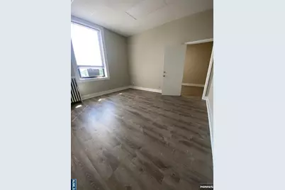 595 Broad Avenue 21 &amp; 22 #21 &amp; 22, Ridgefield, NJ 07657 - Photo 13