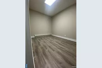 595 Broad Avenue 21 &amp; 22 #21 &amp; 22, Ridgefield, NJ 07657 - Photo 9