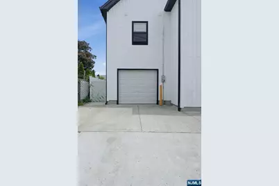 440 Alder Street, Lyndhurst Township, NJ 07071 - Photo 5