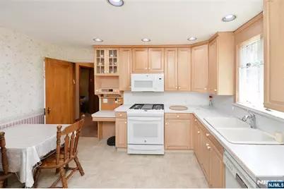 15-06 Morlot Avenue, Fair Lawn, NJ 07410 - Photo 9