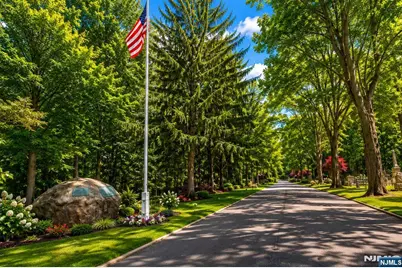 18 Monument Lane, Alpine, NJ 07620 - Photo 3