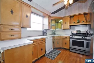 137 Lakeview Avenue, Ringwood, NJ 07456 - Photo 9