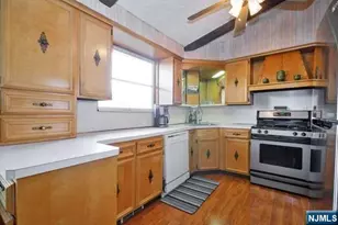 137 Lakeview Ave, Ringwood, NJ 07456 - Photo 9