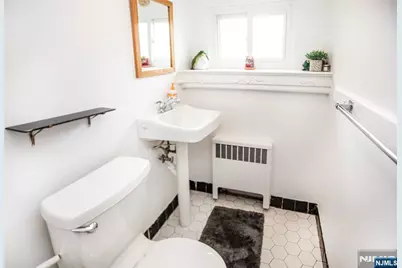 560 Boulevard, New Milford, NJ 07646 - Photo 37