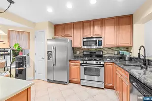 1005 Chatfield Dr, Pequannock Township, NJ 07444 - Photo 7