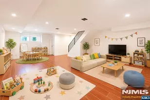 141 Beach St, Jersey City, NJ 07307 - Photo 17