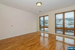 17 Meadow Road 306, Rutherford, NJ 07070 - Photo 9