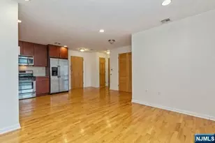 17 Meadow Road 306, Rutherford, NJ 07070 - Photo 5