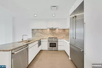 320 Adolphus Avenue 806 #806, Cliffside Park, NJ 07010 - Photo 3